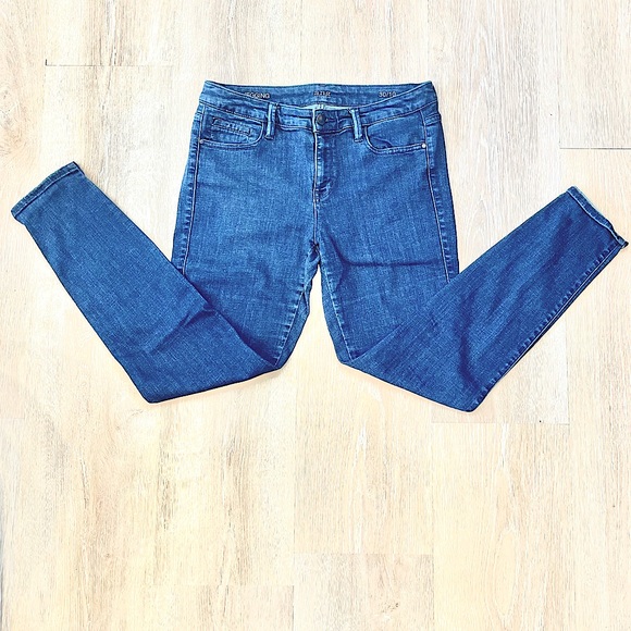 a.n.a. Mid rise dark wash JEGGINGS. Excellent like new condition☺️size 10. - Picture 2 of 8